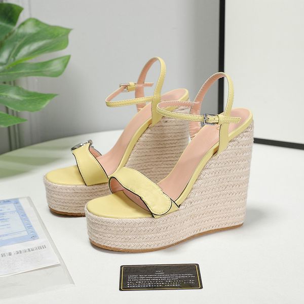 2021 latest fashion women's slope heel sandals leather material luxury custom logo waterproof platform design 35-42, Black
2021 latest fashion women's slope heel sandals leather material luxury custom logo waterproof platform design 35-42, Black