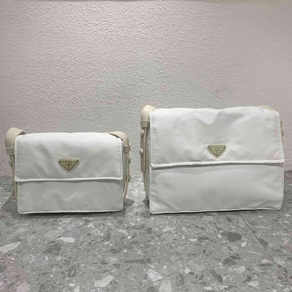 new fashion oxford single shoulder messenger large capacity tote armpit bag men's and women's chic nylon purses luxury outlet
new fashion oxford single shoulder messenger large capacity tote armpit bag men's and women's chic nylon purses luxury outlet