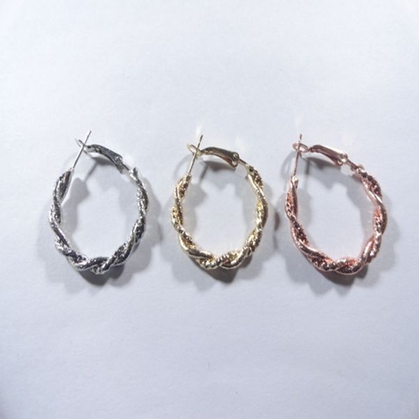 woman earring hoop 4mm twisted thread circle shrimp buckle earrings, Golden;silver
woman earring hoop 4mm twisted thread circle shrimp buckle earrings, Golden;silver