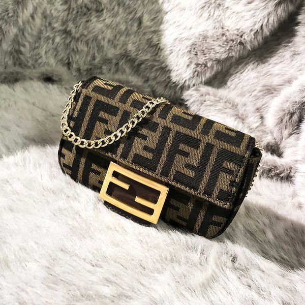 old flower chain bag women's 2021 new niche design antique vintage embroidery antique hand zlyluxury storage bags factory outlet
old flower chain bag women's 2021 new niche design antique vintage embroidery antique hand zlyluxury storage bags factory outlet