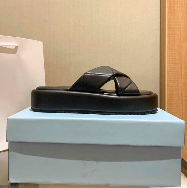 2021 new classic designer slipper ladies fashion sandals casual and comfortable flying shuttle printed slippers with box 02, Black
2021 new classic designer slipper ladies fashion sandals casual and comfortable flying shuttle printed slippers with box 02, Black