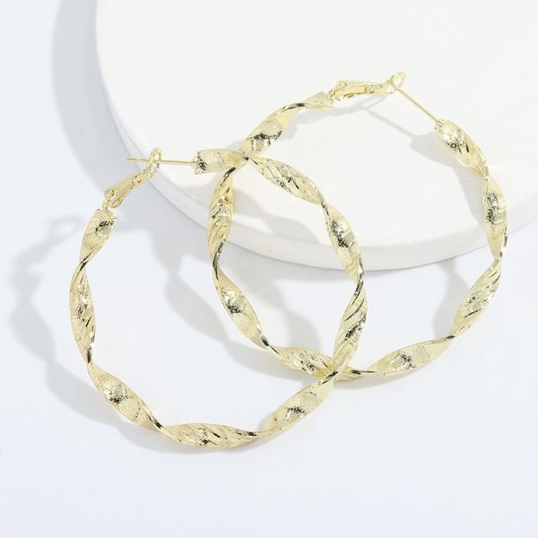 gold color earring for women vintage geometric round hoop copper earrings fashion party jewelry, Golden;silver
gold color earring for women vintage geometric round hoop copper earrings fashion party jewelry, Golden;silver