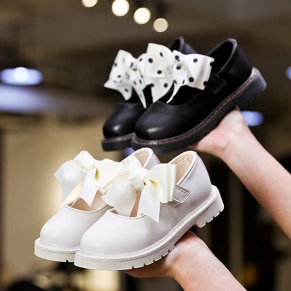 sneakers 2021 bow girl pu leather shoes for school autumn party big kids princess wedding children, Black;red
sneakers 2021 bow girl pu leather shoes for school autumn party big kids princess wedding children, Black;red