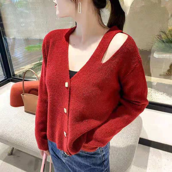 luxury ets 2021 autumn sweater coat women's korean version loose outer long sleeve off shoulder v-neck short knitted cardigan top, Black;brown
luxury ets 2021 autumn sweater coat women's korean version loose outer long sleeve off shoulder v-neck short knitted cardigan top, Black;brown