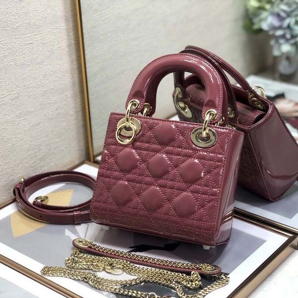 three grid lacquer leather high setting original d family women's bag badge lingge portable single shoulder messenger princess
three grid lacquer leather high setting original d family women's bag badge lingge portable single shoulder messenger princess