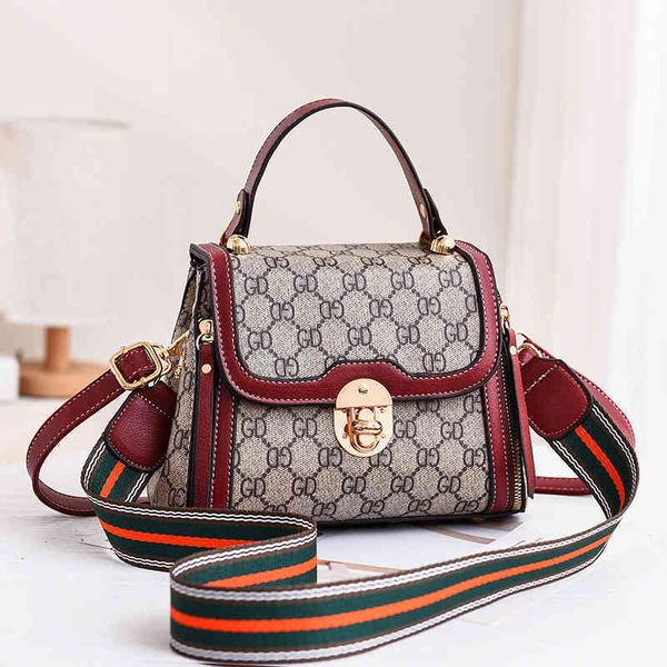 2022 new factory wholesale women's bag trendy bucket single shoulder casual korean printed
2022 new factory wholesale women's bag trendy bucket single shoulder casual korean printed