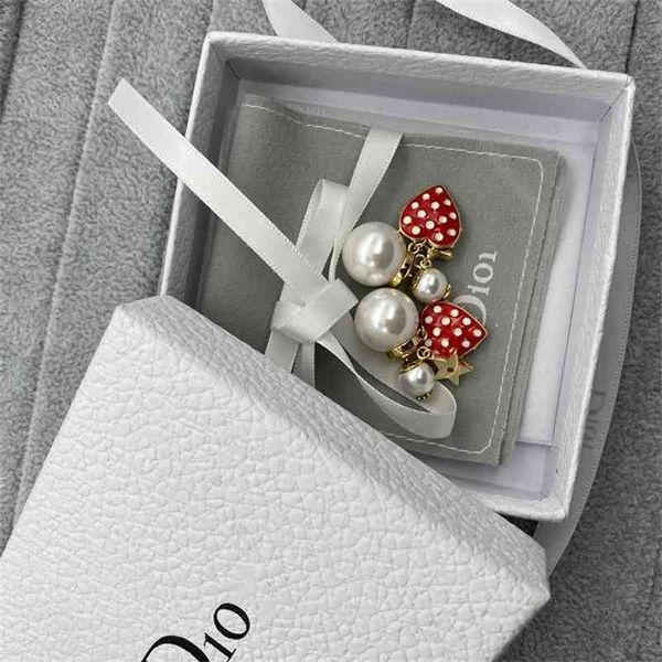 75% off outlet online family strawberry heart new pearl love net red wind back hanging dual purpose female earrings, Silver
75% off outlet online family strawberry heart new pearl love net red wind back hanging dual purpose female earrings, Silver