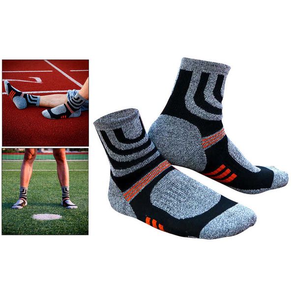 men outdoor sports trekking crew snow needless sleep antislip socks eu 39-44 for jogging walking bikes, Black
men outdoor sports trekking crew snow needless sleep antislip socks eu 39-44 for jogging walking bikes, Black
