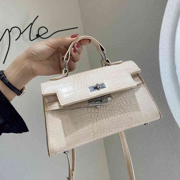 crocodile pattern shoulder bag with short handles women small purses and handbags luxury designer leather handle bags 2021
crocodile pattern shoulder bag with short handles women small purses and handbags luxury designer leather handle bags 2021