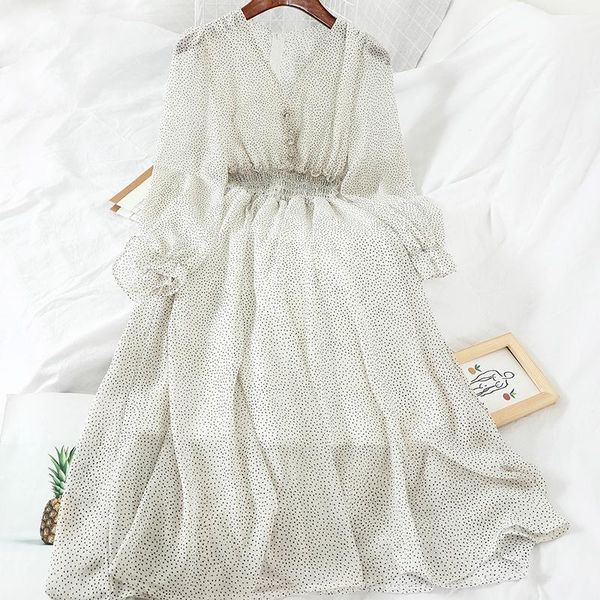 casual dresses 2021 spring women red v neck polka dot slim chiffon dress button puff sleeve high waist elegant woman mid-calf party, Black;gray
casual dresses 2021 spring women red v neck polka dot slim chiffon dress button puff sleeve high waist elegant woman mid-calf party, Black;gray