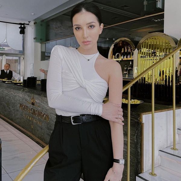 women bodysuit half sleeve single shoulder splicing ruffled solid color bodycon jumpsuit new fashion light luxury style body suit, Black;white
women bodysuit half sleeve single shoulder splicing ruffled solid color bodycon jumpsuit new fashion light luxury style body suit, Black;white