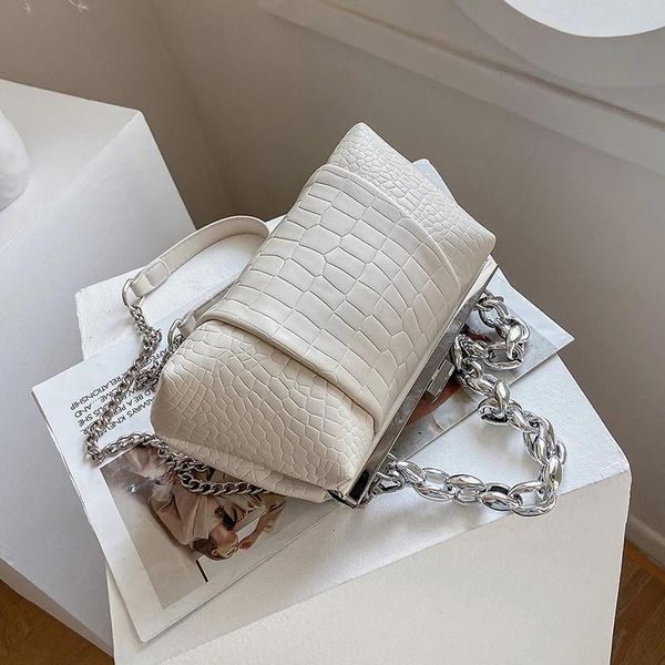 evening bags clip design small stone pattern pu leather crossbody for women 2021 thick chain shoulder handbags female totes
evening bags clip design small stone pattern pu leather crossbody for women 2021 thick chain shoulder handbags female totes