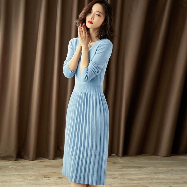 casual dresses 2021 autumn women knitted sweaters lady v-neck elegant fashion solid color pullovers dress, Black;gray
casual dresses 2021 autumn women knitted sweaters lady v-neck elegant fashion solid color pullovers dress, Black;gray