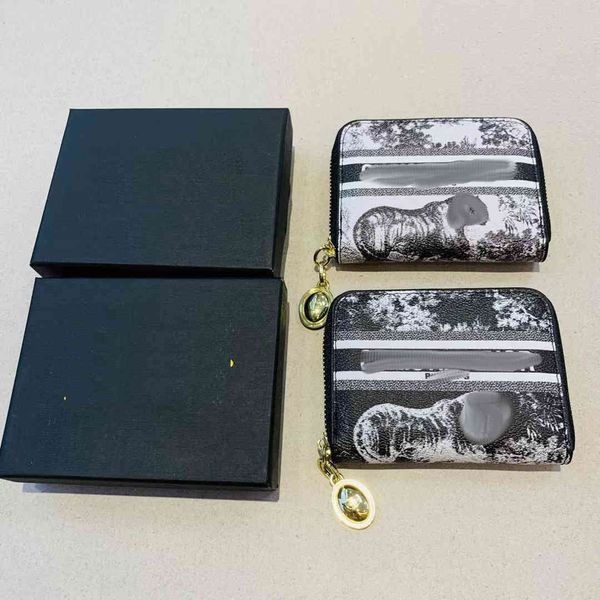luxury handbags new card printed all over small personalized men's and women's wallet fashion handbag, Brown;gray
luxury handbags new card printed all over small personalized men's and women's wallet fashion handbag, Brown;gray