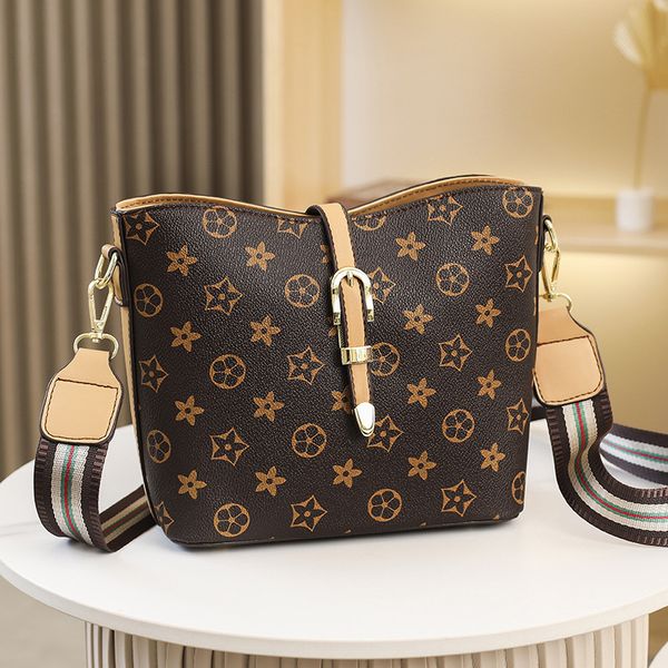factory direct sale 75% off women's trend 2021 autumn and winter new korean printed large capacity tote single shoulder messenger bags
factory direct sale 75% off women's trend 2021 autumn and winter new korean printed large capacity tote single shoulder messenger bags