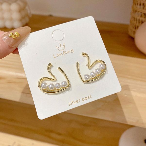 personality opening heart charm earrings with classic pearls 2021 new fashion for women jewelry temperament party earring, Golden
personality opening heart charm earrings with classic pearls 2021 new fashion for women jewelry temperament party earring, Golden
