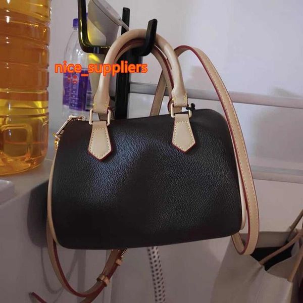 classic designer travel bags handbags shoulder bag messenger shopping pockets cosmetic bags crossbody pillow mini nano 16cm 20cm 25cm 30cm, Red;black
classic designer travel bags handbags shoulder bag messenger shopping pockets cosmetic bags crossbody pillow mini nano 16cm 20cm 25cm 30cm, Red;black