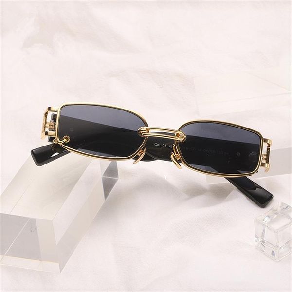 sunglasses star same style wearing earrings small box street pgraphy trend cool fashion travel essential uv4, White;black
sunglasses star same style wearing earrings small box street pgraphy trend cool fashion travel essential uv4, White;black