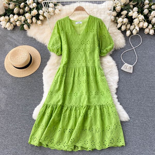summer green/yellow hollow out embroidered midi dress vintage v-neck puff short sleeve loose vestido female casual robe 2021 new, Black;gray
summer green/yellow hollow out embroidered midi dress vintage v-neck puff short sleeve loose vestido female casual robe 2021 new, Black;gray