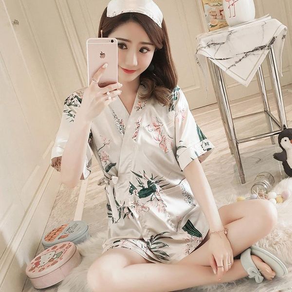 two suits of silk kimono for women's summer sleepwear of 2021 style korean version thin short sleeve cartoon ice silk housewe, Black;brown
two suits of silk kimono for women's summer sleepwear of 2021 style korean version thin short sleeve cartoon ice silk housewe, Black;brown