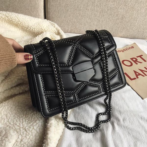 cross body rivet chain small crossbody bags for women 2021 fashion trend designer pu leather shoulder bag female luxury purses and handbags 
cross body rivet chain small crossbody bags for women 2021 fashion trend designer pu leather shoulder bag female luxury purses and handbags