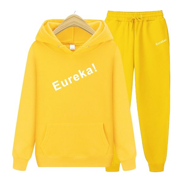 in the winter, two rooms warm houden. men wear sting hoodies and women jogging clothes. women are together, Black
in the winter, two rooms warm houden. men wear sting hoodies and women jogging clothes. women are together, Black