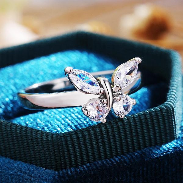 cluster rings design shiny 5a zircon butterfly wedding 925 sterling silver ring for women romantic cz party fashion jewelry, Golden;silver
cluster rings design shiny 5a zircon butterfly wedding 925 sterling silver ring for women romantic cz party fashion jewelry, Golden;silver