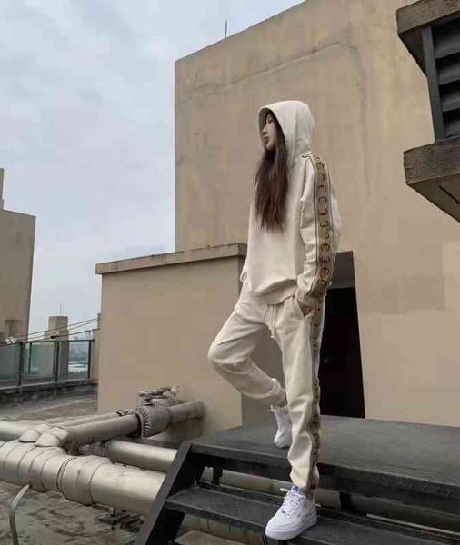 2022 factory wholesale new autumn winter tide ancient circle material sleeve reflective webbing men's and women's hoodie, Black
2022 factory wholesale new autumn winter tide ancient circle material sleeve reflective webbing men's and women's hoodie, Black