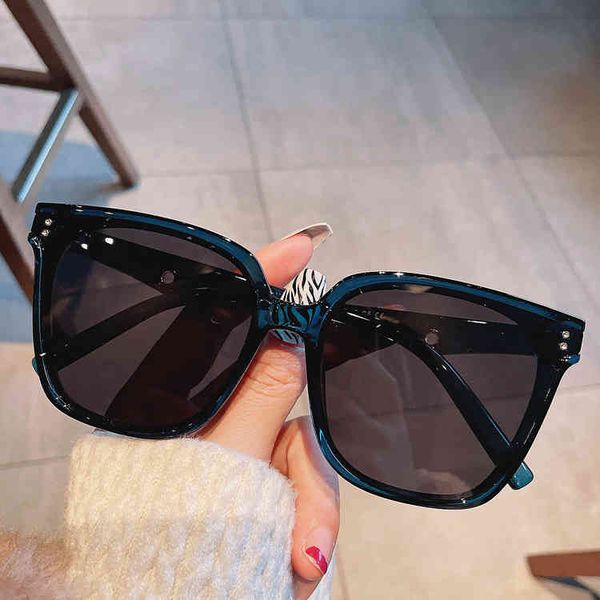 sunglasses blue women's 2022 fashion anti ultraviolet polarizing advanced sense men's big face is thin, White;black
sunglasses blue women's 2022 fashion anti ultraviolet polarizing advanced sense men's big face is thin, White;black