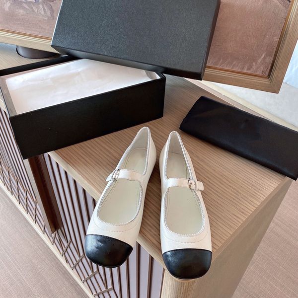 women's shoe manufacturers wholesale high-quality girls flats cowhide black and white color matching mary jane flat pumps
women's shoe manufacturers wholesale high-quality girls flats cowhide black and white color matching mary jane flat pumps