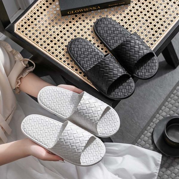 summer home men slippers simple black white shoes non-slip bathroom slides flip flops couples indoor women platform slippers, Red;white 
summer home men slippers simple black white shoes non-slip bathroom slides flip flops couples indoor women platform slippers, Red;white