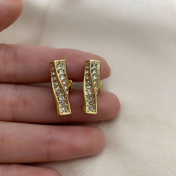 fashion designer new jewelry french celi irregular three-dimensional fashionable design micro inlaid water drill earrings vert, Golden
fashion designer new jewelry french celi irregular three-dimensional fashionable design micro inlaid water drill earrings vert, Golden