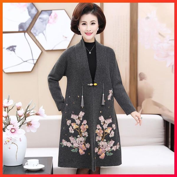women's wool & blends high-end blend coat middle-aged women autumn winter fashion woolen embroidery flower female long jacket outwear, Black
women's wool & blends high-end blend coat middle-aged women autumn winter fashion woolen embroidery flower female long jacket outwear, Black