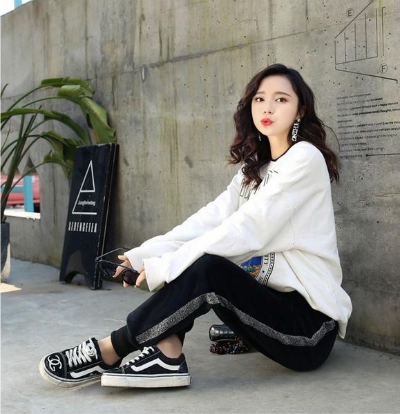 women's pants & capris stirped slim trouser long fleece pant winter warm two-side velvet jogger 2021 female tracksuit moletoms fashion, Black;white
women's pants & capris stirped slim trouser long fleece pant winter warm two-side velvet jogger 2021 female tracksuit moletoms fashion, Black;white