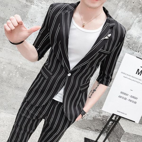 men's suits & blazers 2021 summer luxury fashion half sleeve suit two-piece social club striped one button business casual, White;black
men's suits & blazers 2021 summer luxury fashion half sleeve suit two-piece social club striped one button business casual, White;black
