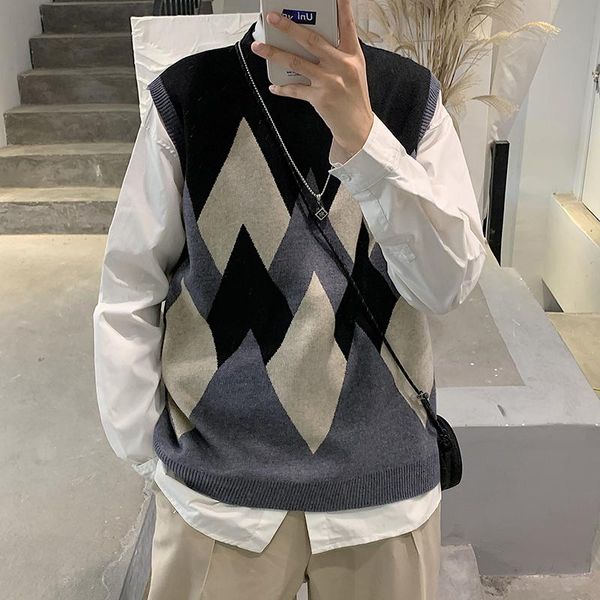 men's vests autumn and winter ins hong kong style round neck sweater vest retro couple men, Black;white
men's vests autumn and winter ins hong kong style round neck sweater vest retro couple men, Black;white