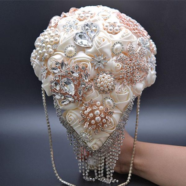 wedding flowers ivory drop shape bouquet for bride rose glod rhinestones luxurious tassel ramos de flores para novias
wedding flowers ivory drop shape bouquet for bride rose glod rhinestones luxurious tassel ramos de flores para novias