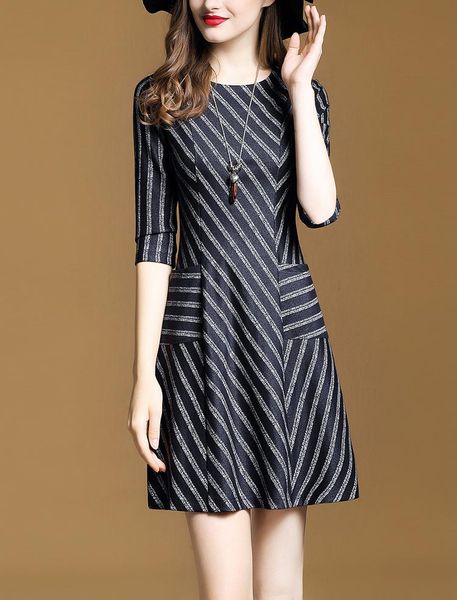 casual dresses autumn wear dress 3/4 sleeve printed stripe european fashion women o neck mini vestidos design party pocket s-xxl, Black;gray
casual dresses autumn wear dress 3/4 sleeve printed stripe european fashion women o neck mini vestidos design party pocket s-xxl, Black;gray