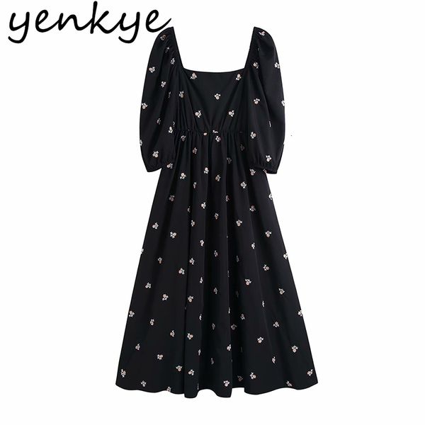 2021 new vintage black floral embroidery women square neck sleeve a-line long summer vestido gx2d, Black;gray
2021 new vintage black floral embroidery women square neck sleeve a-line long summer vestido gx2d, Black;gray