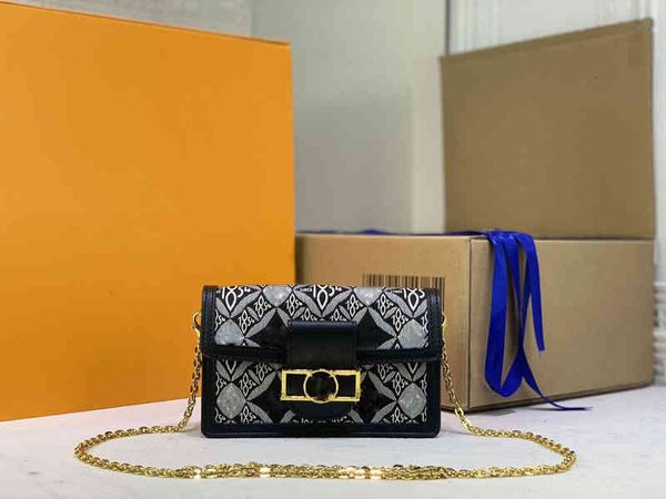 designer handbags dauphine chain straps shoulder bag vintage texture luxury bag fashion crossbody bag for lady party
designer handbags dauphine chain straps shoulder bag vintage texture luxury bag fashion crossbody bag for lady party