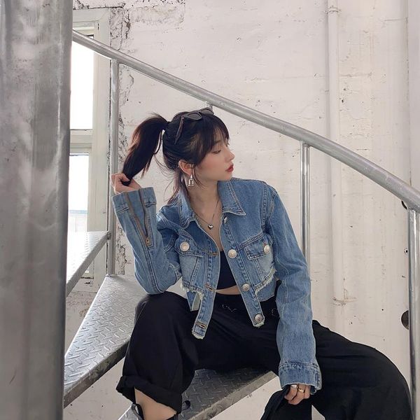 and easy fashion blogger sense short cropped denim jacket female decorative buttons all-match long-sleeved top, Black;brown
and easy fashion blogger sense short cropped denim jacket female decorative buttons all-match long-sleeved top, Black;brown