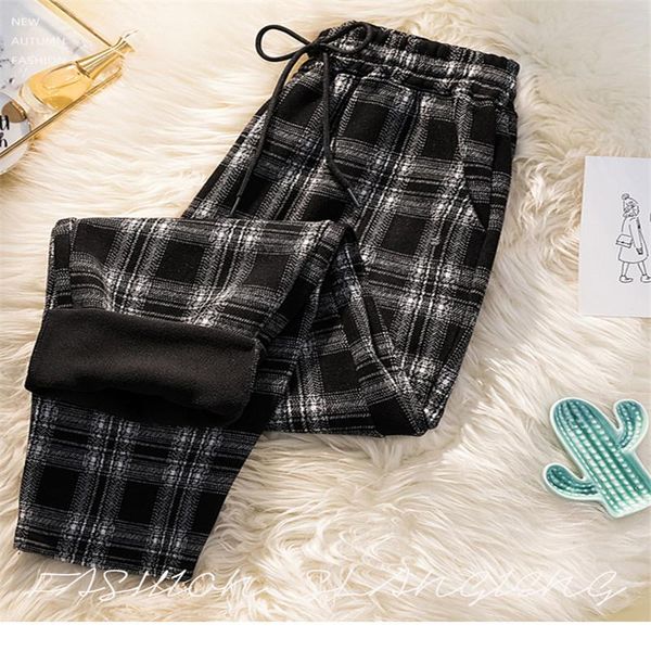 women's pants & capris winter women warm plush high waist plus size female elastic plaid printing trousers lady lattic printed haren, Black;white
women's pants & capris winter women warm plush high waist plus size female elastic plaid printing trousers lady lattic printed haren, Black;white
