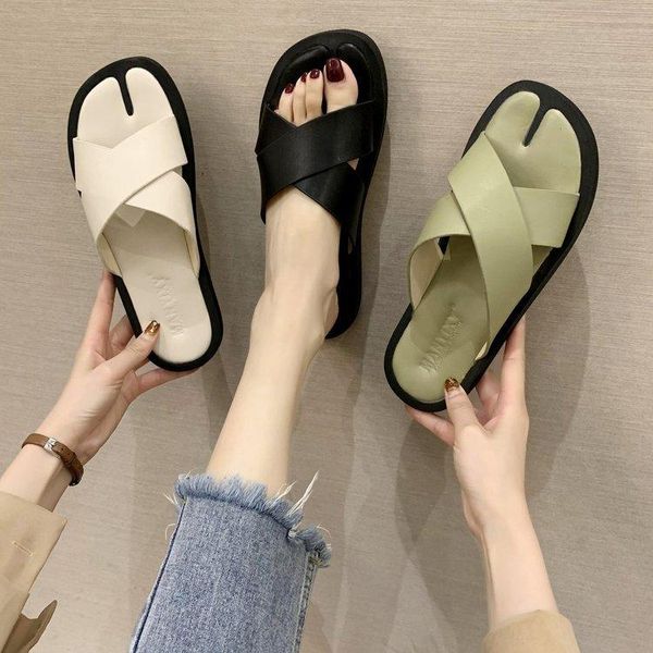 slippers shoes low woman's rubber flip flops luxury slides peep toe 2021 hawaiian designer flat hoof heels basic rome pu fabric, Black
slippers shoes low woman's rubber flip flops luxury slides peep toe 2021 hawaiian designer flat hoof heels basic rome pu fabric, Black
