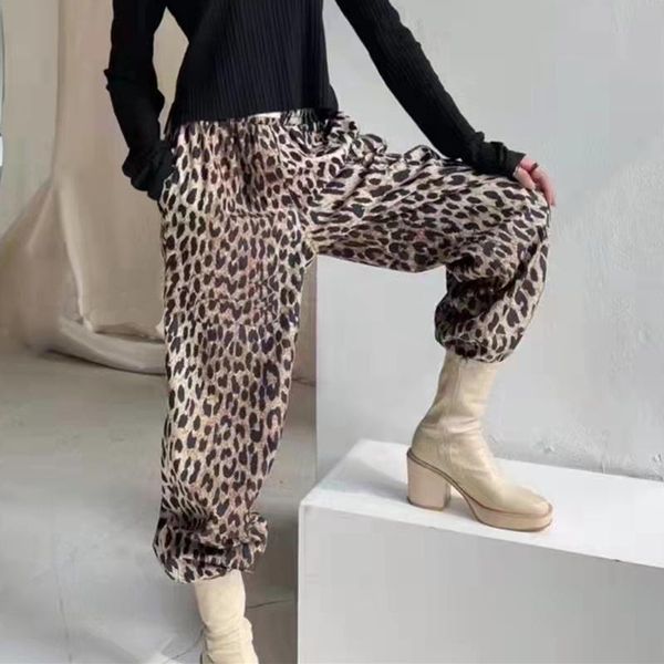 women's pants & capris high waist leopard print harem pant 2021 autumn winter slacks fashion casual drawstring velvet trousers vintage, Black;white
women's pants & capris high waist leopard print harem pant 2021 autumn winter slacks fashion casual drawstring velvet trousers vintage, Black;white