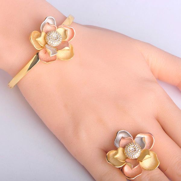earrings & necklace dazz three tones color lotus flowers shape bangle ring sets masprayed sand jewelry set for women ceremony party accessor, Silver
earrings & necklace dazz three tones color lotus flowers shape bangle ring sets masprayed sand jewelry set for women ceremony party accessor, Silver