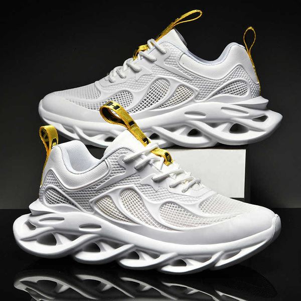 large size breathable sports shoes men's flying mesh upper low fashion trend running with high twist solestraining sneakers
large size breathable sports shoes men's flying mesh upper low fashion trend running with high twist solestraining sneakers