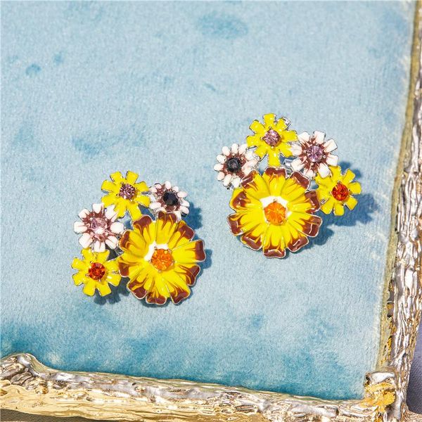 stud fashion classic flower gift valentine's day jewelry women's earrings drip party wholesale, Golden;silver
stud fashion classic flower gift valentine's day jewelry women's earrings drip party wholesale, Golden;silver