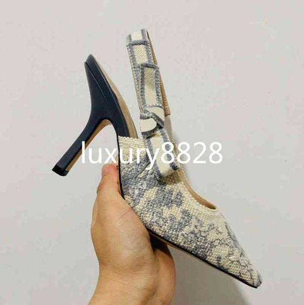 fashion luxury women's high heels cat heel dress shoes comfortable letters genuine leather embroidery, Black
fashion luxury women's high heels cat heel dress shoes comfortable letters genuine leather embroidery, Black