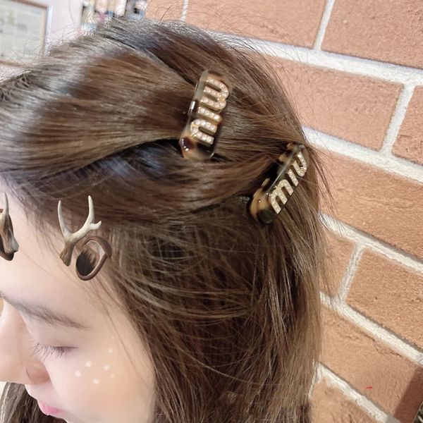 miss tortoise shell hairpin spring clip sweet and versatile small hair ornament female fashion sale, Golden;silver
miss tortoise shell hairpin spring clip sweet and versatile small hair ornament female fashion sale, Golden;silver