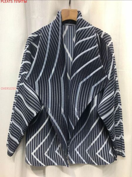women's jackets miyake early autumn slim fashion striped plaid single-breasted long-sleeved jacket temperament pleated suit collar, Black;brown
women's jackets miyake early autumn slim fashion striped plaid single-breasted long-sleeved jacket temperament pleated suit collar, Black;brown